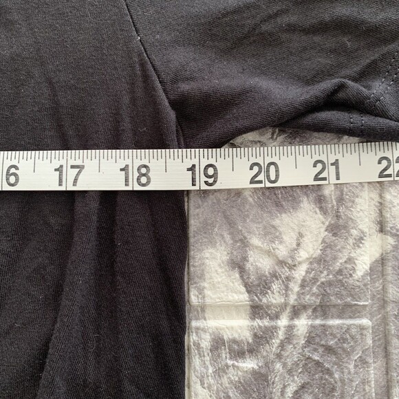 Hello Kitty Badtz Maru X My Hero Academia Bakugo Unisex (MED) T-Shirt NWT - Picture 4 of 5